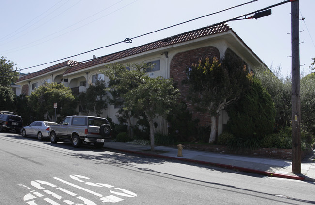 2201 5th St in Santa Monica, CA - Foto de edificio - Building Photo