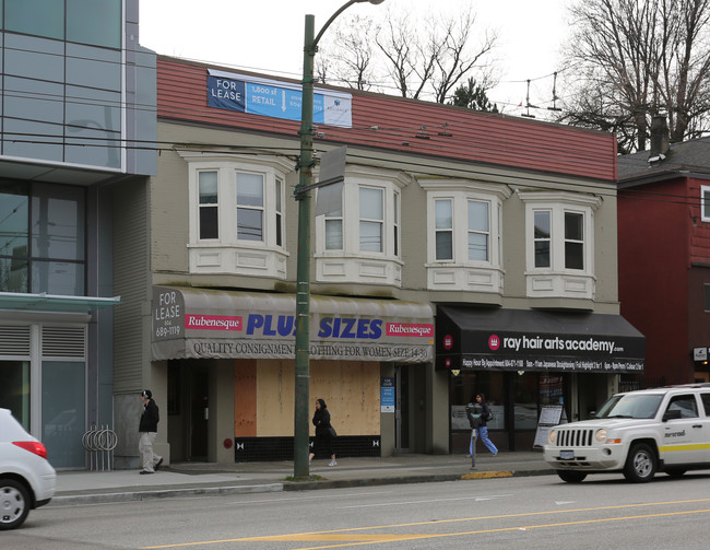 564-568 W Broadway St in Vancouver, BC - Building Photo - Building Photo