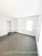 911 Fulton Rd NW in Canton, OH - Building Photo - Building Photo