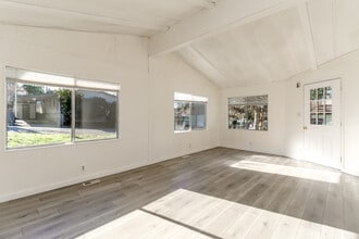 12232 SE 207th St in Kent, WA - Building Photo - Building Photo