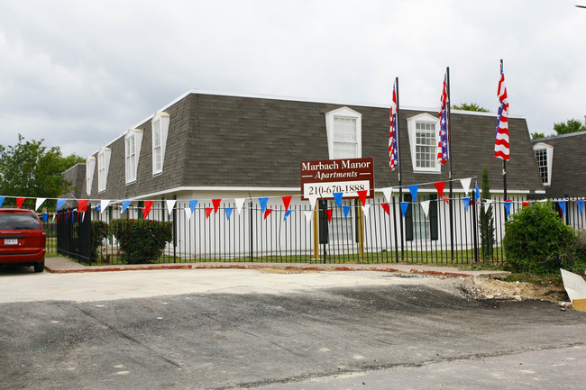 Marbach Manor in San Antonio, TX - Foto de edificio - Building Photo