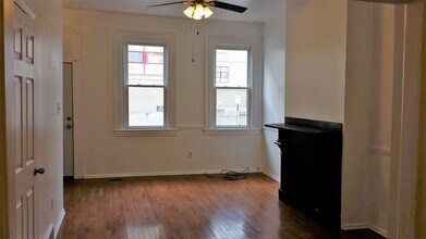 1006 Sarah St in Pittsburgh, PA - Building Photo - Building Photo