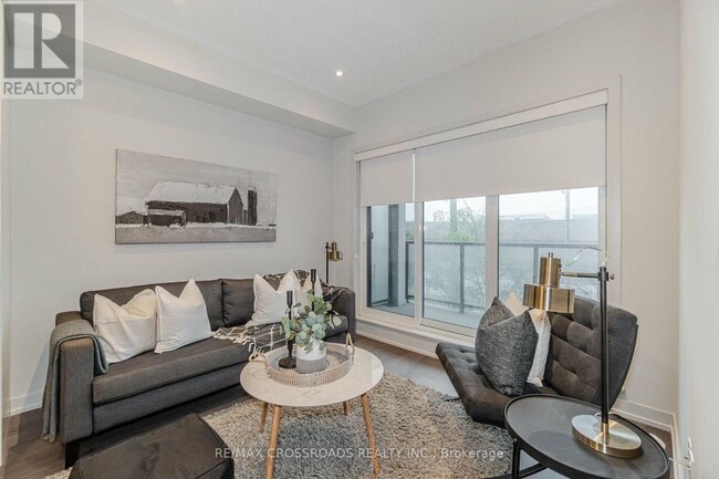 555 William Graham Dr in Aurora, ON - Building Photo - Building Photo