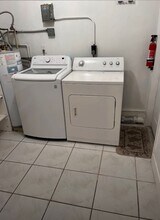 7775 Panama St in Miramar, FL - Foto de edificio - Building Photo