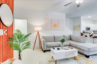 2579 Sunray Venus Way in Ruskin, FL - Building Photo - Building Photo
