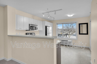 533-533 Yates Rd in Kelowna, BC - Building Photo - Building Photo