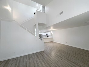 6250 W Flamingo Rd in Las Vegas, NV - Building Photo - Building Photo