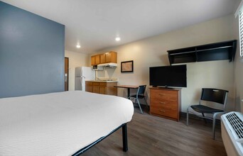 Furnished Studio in Loveland, CO - Foto de edificio - Building Photo