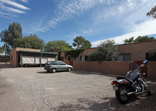 2739-2745 E Alta Vista St in Tucson, AZ - Building Photo - Building Photo