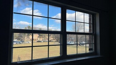 305 College Dr, Unit 305 in Edison, NJ - Building Photo - Building Photo