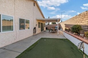 14915 W San Fernando Mission Blvd in San Fernando, CA - Building Photo