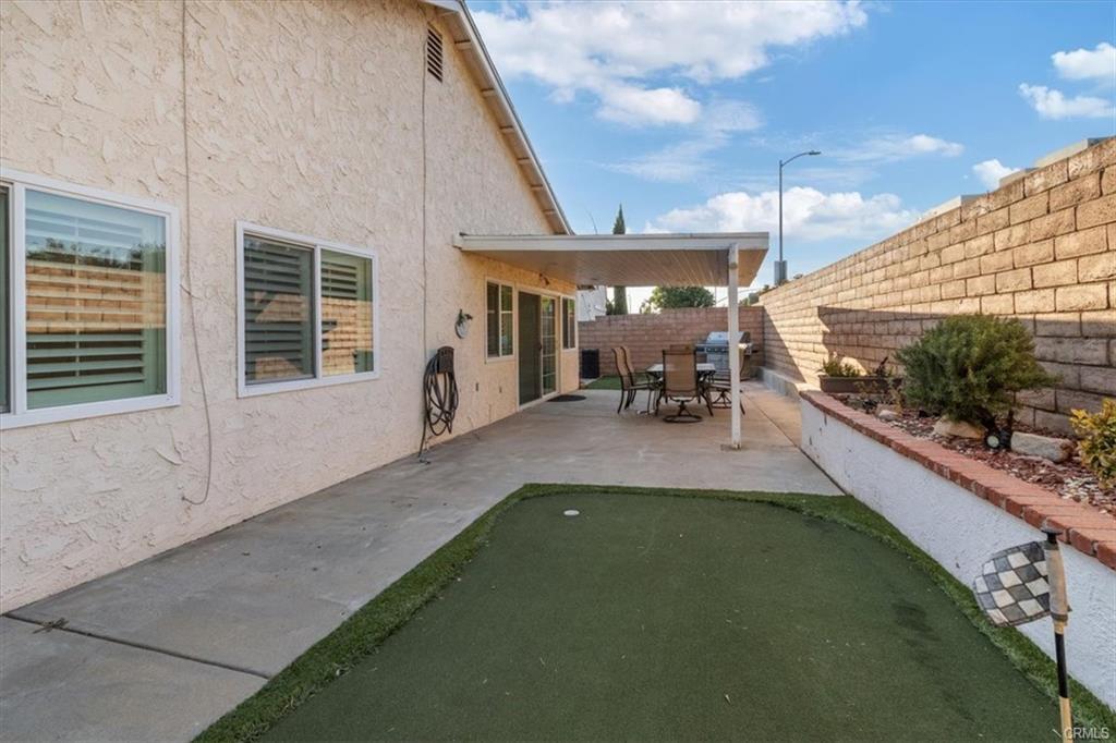 14915 W San Fernando Mission Blvd in San Fernando, CA - Building Photo