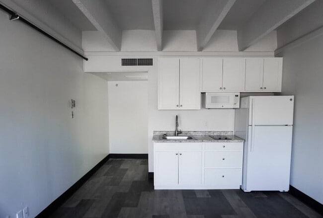 1408 Buffalo Jones Ave in Garden City, KS - Foto de edificio - Building Photo