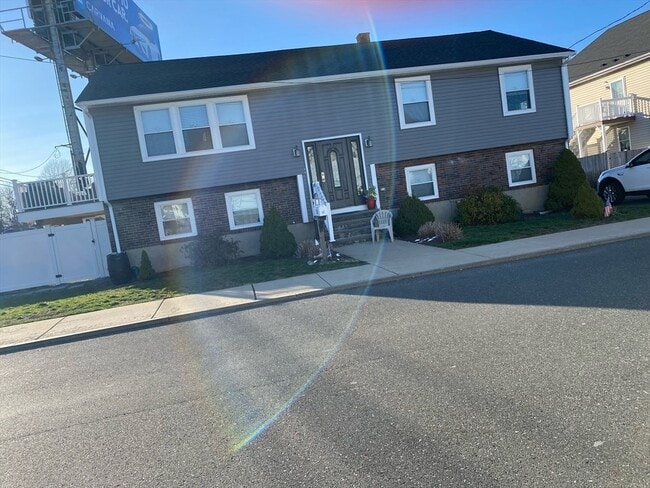 60 Cecilian Ave, Unit #B