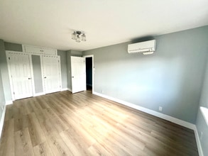 61-60 69th Ln in Queens, NY - Foto de edificio - Building Photo