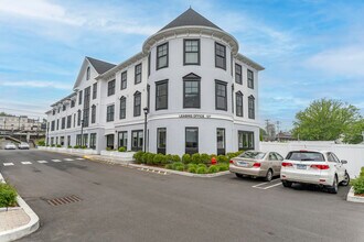 Metro Star - Metro on Broad in Milford, CT - Foto de edificio - Building Photo
