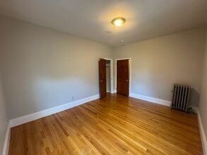 19 Tufts St, Unit #2 in Cambridge, MA - Building Photo - Building Photo