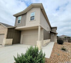 2251 Avery Village in New Braunfels, TX - Building Photo