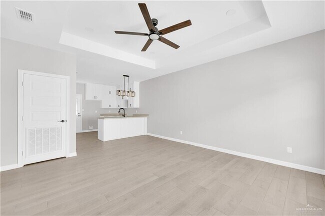 14 E 13th St in San Juan, TX - Building Photo - Building Photo