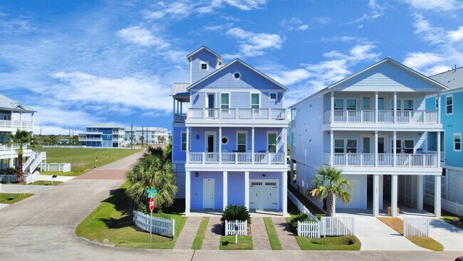 3803 Neptune in Galveston, TX - Building Photo - Building Photo