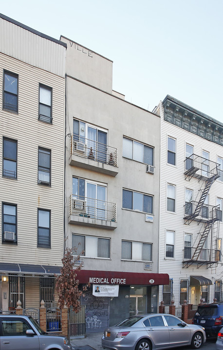 30 Belvidere Street in Brooklyn, NY - Building Photo