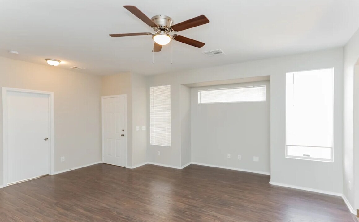 7354 Tamoshanter Way in Sacramento, CA - Building Photo