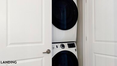 10670 Jake Jabs Blvd, Unit 2210 in Longmont, CO - Foto de edificio - Building Photo