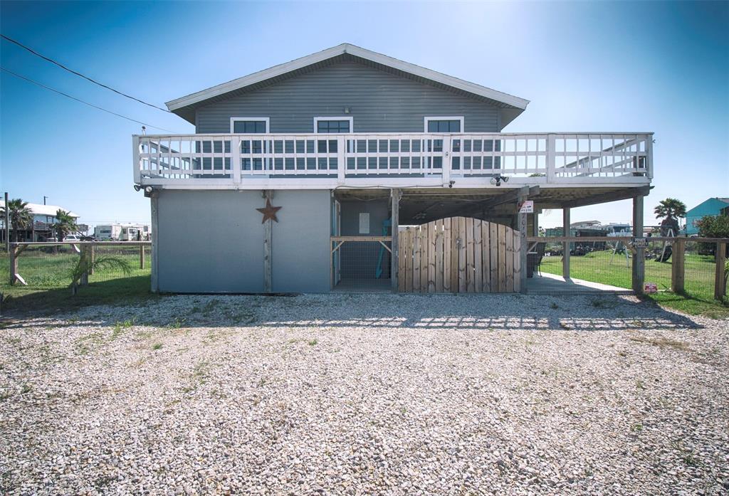 7015 W Hunter Dr in Hitchcock, TX - Building Photo