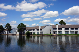Lakeside Place Apartments
