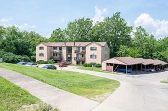 2050 Augusta Blvd in Fairfield, OH - Foto de edificio - Building Photo