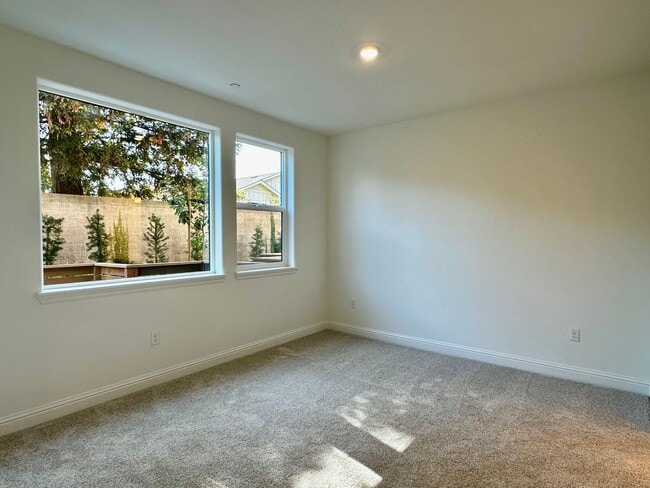 10440 Elm Cir in Saratoga, CA - Foto de edificio - Building Photo