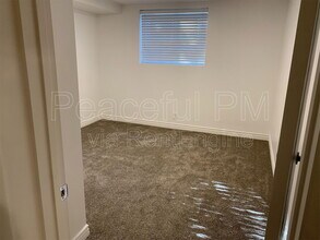 8284 S Fallbrook Cir in Sandy, UT - Building Photo - Building Photo