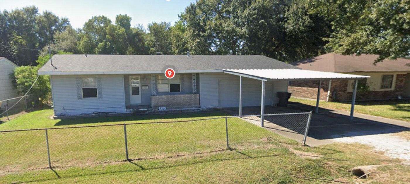 3511 Lay Ave in Groves, TX - Building Photo