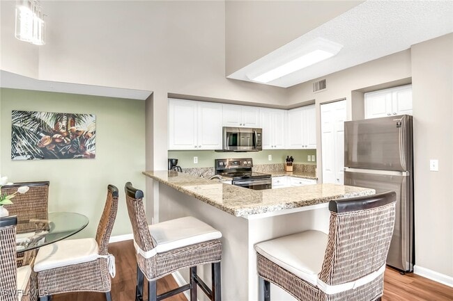 1250 Wildwood Lakes Blvd in Naples, FL - Building Photo - Building Photo