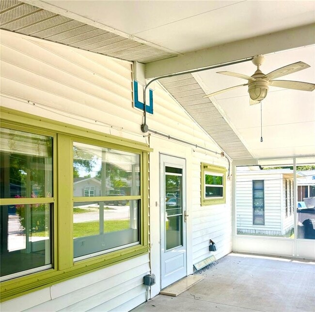 4485 49th Ave N in St. Petersburg, FL - Building Photo - Building Photo