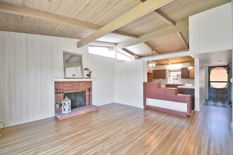 2243 W 237th St in Torrance, CA - Building Photo - Building Photo