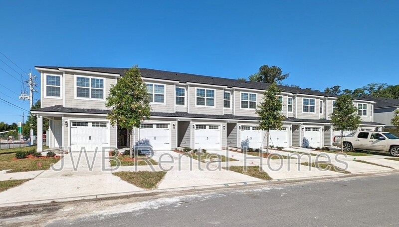 9808 Morgan Marsh Ct in Jacksonville, FL - Building Photo