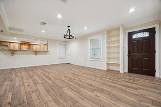 1325 Curtin St in Houston, TX - Building Photo - Building Photo