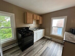 428 W High St in Sycamore, IL - Building Photo - Building Photo