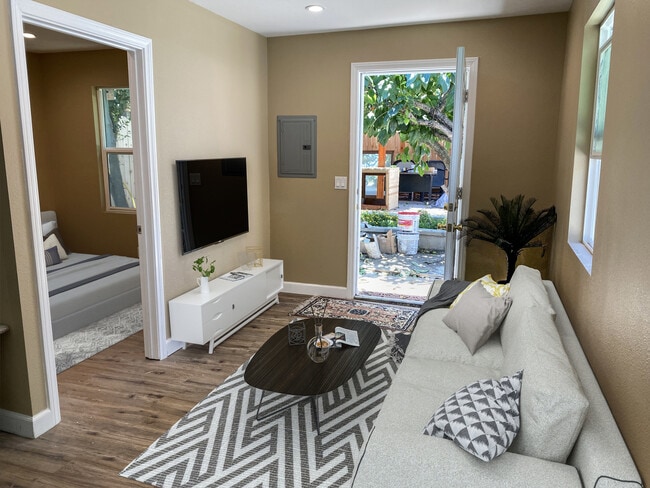 824 Coronado Ter, Unit 826