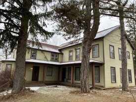 624 E Mill St, Unit N8120 #3 in Plymouth, WI - Building Photo
