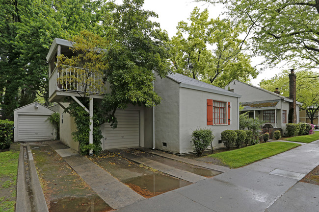 1725 H St in Sacramento, CA - Building Photo - Building Photo