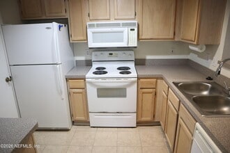 7701 Timberlin Park Blvd in Jacksonville, FL - Building Photo - Building Photo