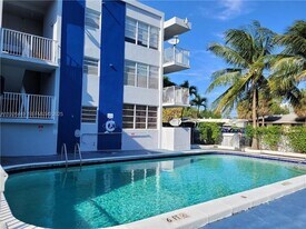 2175 NE 170th St, Unit 108 in North Miami Beach, FL - Building Photo