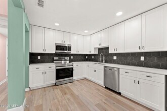 5217 Witby Ave in Jacksonville, FL - Building Photo - Building Photo
