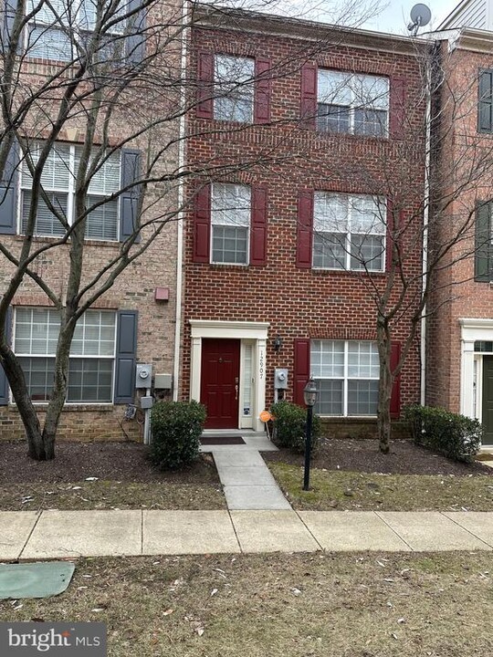 12907 Gladys Retreat Cir in Bowie, MD - Building Photo