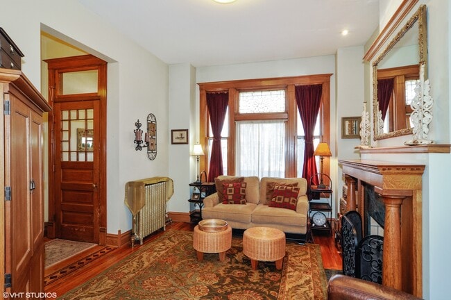 2113 W Cuyler Ave in Chicago, IL - Building Photo - Building Photo