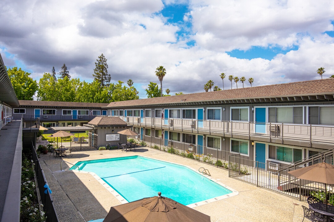 Ranchero Palms Apartments in San Jose, CA - Foto de edificio