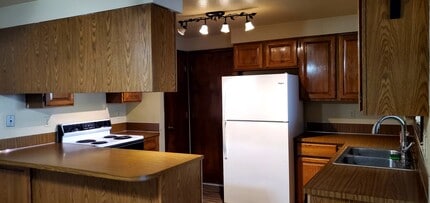 414 S Curtis Rd in Boise, ID - Foto de edificio - Building Photo