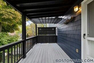 256 Main St in Medford, MA - Building Photo - Building Photo
